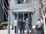 Despu&eacute;s del viernes negro que vivi&oacute; el Banco de Silicon Valley, los clientes no han tardado en hacer fila frente a la sede este lunes en Santa Clara, California.