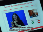 Imagen de la demo de una llamada de una mujer sorda al Tel&eacute;fono Anar de ayuda a menores.