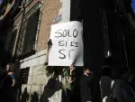 Colectivos y juristas feministas protestan ante el Ministerio de Justicia contra la reforma de la ley del solo s&iacute; es s&iacute; impulsada por el PSOE.