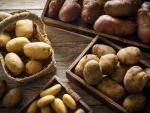Las patatas se deben guardar en un espacio oscuro y fresco.