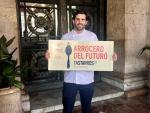 Carlos Griffo, ganador del premio 'Arrocero del futuro', en las puertas del Ayuntamiento de Valencia.