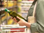 Comprar aceite en el supermercado
