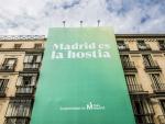 M&aacute;s Madrid despliega una lona en el centro