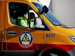 Una ambulancia sale de la Base 0 de SAMUR - Protecci&oacute;n Civil.