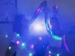 Ambienta las fiestas en tu casa con luz que baile al son de la m&uacute;sica.
