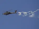 Helicóptero israelí despliega misiles en Yenín, en el primer ataque aéreo en Cisjordania en años.