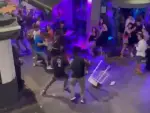 Imagen de un video grabado con móvil que recogió parte de la pelea multitudinaria.