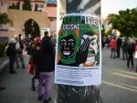 Un cartel en el barrio de Benicalap, cuyos vecinos se manifiestan contra el racismo.