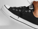 Zapatillas Converse blancas y negras al 30%
