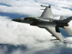 El F-16 Fighting Falcon es un caza polivalente monomotor desarrollado por la compañía estadounidense General Dynamics en los años 1970 para la Fuerza Aérea de los Estados Unidos; entró en servicio en 1978, y se ha ido actualizando con diferentes versiones.