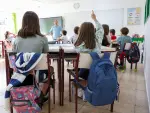 Varios ni&ntilde;os en un aula del colegio Arturo Soria, el primer d&iacute;a de curso escolar, a 6 de septiembre de 2023, en Madrid (Espa&ntilde;a).