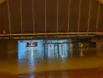La estación de Cercanías de La Garena, ubicada en el municipio madrileño de Alcalá de Henares, ha quedado completamente inundada e innacesible a primera hora de la mañana debido a las fuertes lluvias que han caído en la Comunidad de Madrid durante la madrugada.