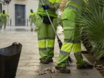 Una imagen de archivo de trabajadoras de la limpieza del Ayuntamiento de Barcelona.