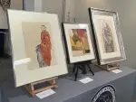 Obras de arte del artista expresionista austriaco Egon Schiele se exponen en la oficina del fiscal del distrito de Manhattan, el miércoles 20 de septiembre de 2023, durante una ceremonia en la que se devuelven las piezas a los herederos de Fritz Grünbaum.