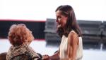 La reina Letizia y Maruja, una anciana que acudió a los Premios Euros de Banco Santander