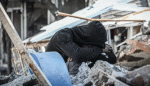 Los terremotos siembran de desesperación Turquía (gif)