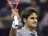 Roger Federer, tras conseguir la primera victoria en Shanghai (EFE).
