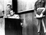 El mariscal Hermann Göring durante el Juicio de Nuremberg en 1946, otra foto de la exposición de Chaldej en el Martin Gropius Bau de Berlín.