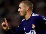 Benzema marc&oacute; el primer tanto del Real Madrid en Amsterdam