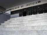 Puerta del Palacio de Justicia de Huelva