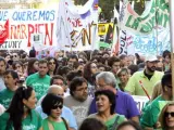 Profesores, padres y alumnos durante una manifestación en Madrid.