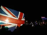 Celebraciones en en Puerto Standley (Malvinas), el lunes 11 de marzo de 2013, tras conocer el resultado del referendo celebrado del 10 y el 11 de marzo, en el que casi un 100 % de los malvinenses que votaron apoyó que el archipiélago continúe bajo jurisdicción del Reino Unido.