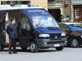 Unos vehículos de la policía italiana.