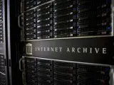Algunas de las unidades de petabox (petacajas) que almacenan la información del Internet Archive.