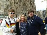 También hay turistas españoles en la Sagrada Familia, como Rubén y Alejandro, dos valencianos de 19 años. Están a favor de que los catalanes decidan. Su madre está en contra de la independencia pero la ve económicamente viable.