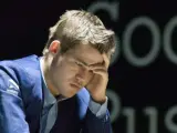 Magnus Carlsen durante la undécima partida del campeonato por el cetro mundial de ajedrez contra Viswanathan Anand.