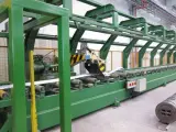 Máquina trabajando en una fábrica.