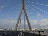 El puente Constitución 1812 sobre la Bahía de Cádiz tiene una longitud de 5 kilómetros.