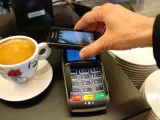 Un terminal que permite el pago vía teléfono móvil.