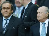 Platini, presidente de la UEFA, junto a Joseph Blatter, máximo dirigente de la FIFA.