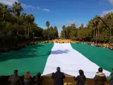 PP-A despliga bandera de Andalucía en Sevilla.