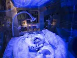 <p>Este bebé prematuro  que sufre de ictericia recibe terapia con luz en el Starlight Neonatal Unit en el Barnet Hospital de Londres.</p>