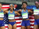 Allyson Felix, English Gardner, Tianna Bartoletta y Tori Bowie, las corredoras del relevo 4x100 de Estados Unidos, que lograron el oro en R&iacute;o 2016.