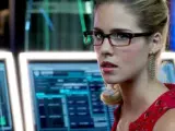 La actriz Emily Bett Rickards interpreta en 'Arrow' a Felicity Smoak, una prodigiosa ingeniera inform&aacute;tica directora de una gran compa&ntilde;&iacute;a tecnol&oacute;gica.