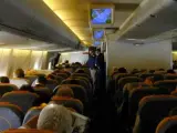 Pasajeros en la cabina de un avión, en una imagen de archivo.