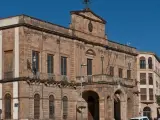 Fachada del ayuntamiento de Linares.