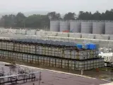 Foto de los tanques de almacenaje de agua radioactiva tomada el 12 de junio de 2013 durante una visita para los medios a la central nuclear de Fukushima.