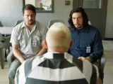 Channing Tatum y Adam Driver hablan con Daniel Craig en 'La suerte de los Logan'.
