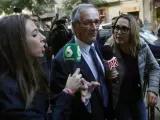 El exalcalde de Barcelona y actual portavoz de PDeCat, Xavier Trias, atiende a los medios a su llegada a una reunión del Comité Nacional de su partido en Barecelona.