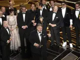 Guillermo del Toro celebra el &Oacute;scar a la mejor pel&iacute;cula por La forma del agua. El realizador mexicano tambi&eacute;n se llev&oacute; el galard&oacute;n a mejor director.