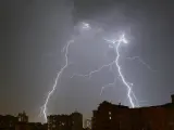 Vista de rayos durante una tormenta eléctrica.
