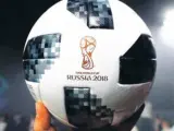El bal&oacute;n Telstar 18 Adidas, pelota reglamentaria en el Mundial de f&uacute;tbol de Rusia.