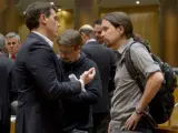 Albert Rivera y Pablo Iglesias manteniendo una conversaci&oacute;n en el Congreso de los Diputados.