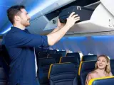 Equipaje de mano a bordo de un avión de Ryanair