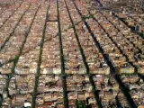 Vista aérea de la cuadrícula diseñada por Cerdá, en el Eixample de Barcelona.