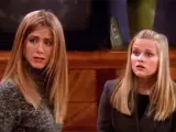 Jennifer Aniston y Reese Witherspoon fueron hermanas en la sexta temporada de 'Friends' (2000) y ahora trabajarán juntas en una serie de Apple sobre un programa de televisión matinal que ambas producirán y protagonizarán.